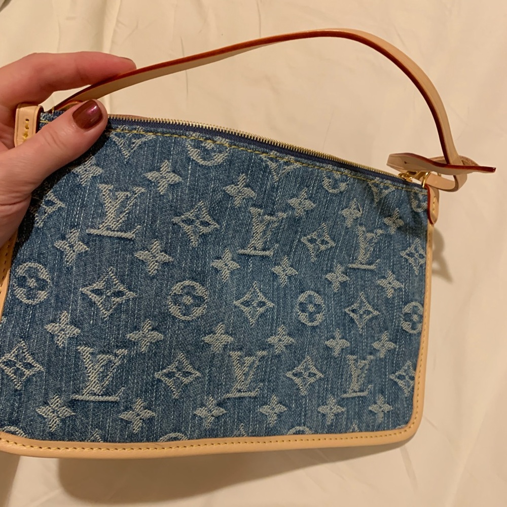 Must !Brand new rare Carry on MM Authentic denim Louis Vuitton purse. Limited… - Picture 16 of 16